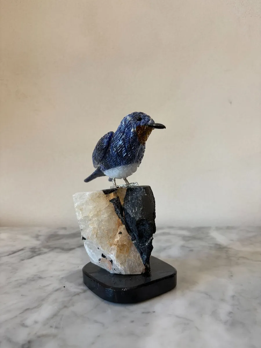 🪶 Hand-Carved Gemstone Swallow - Image 3