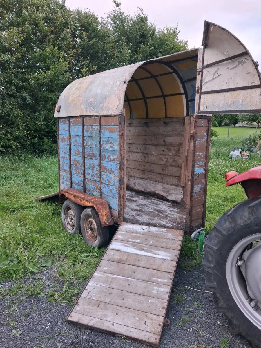 Vintage Horsebox - Image 1