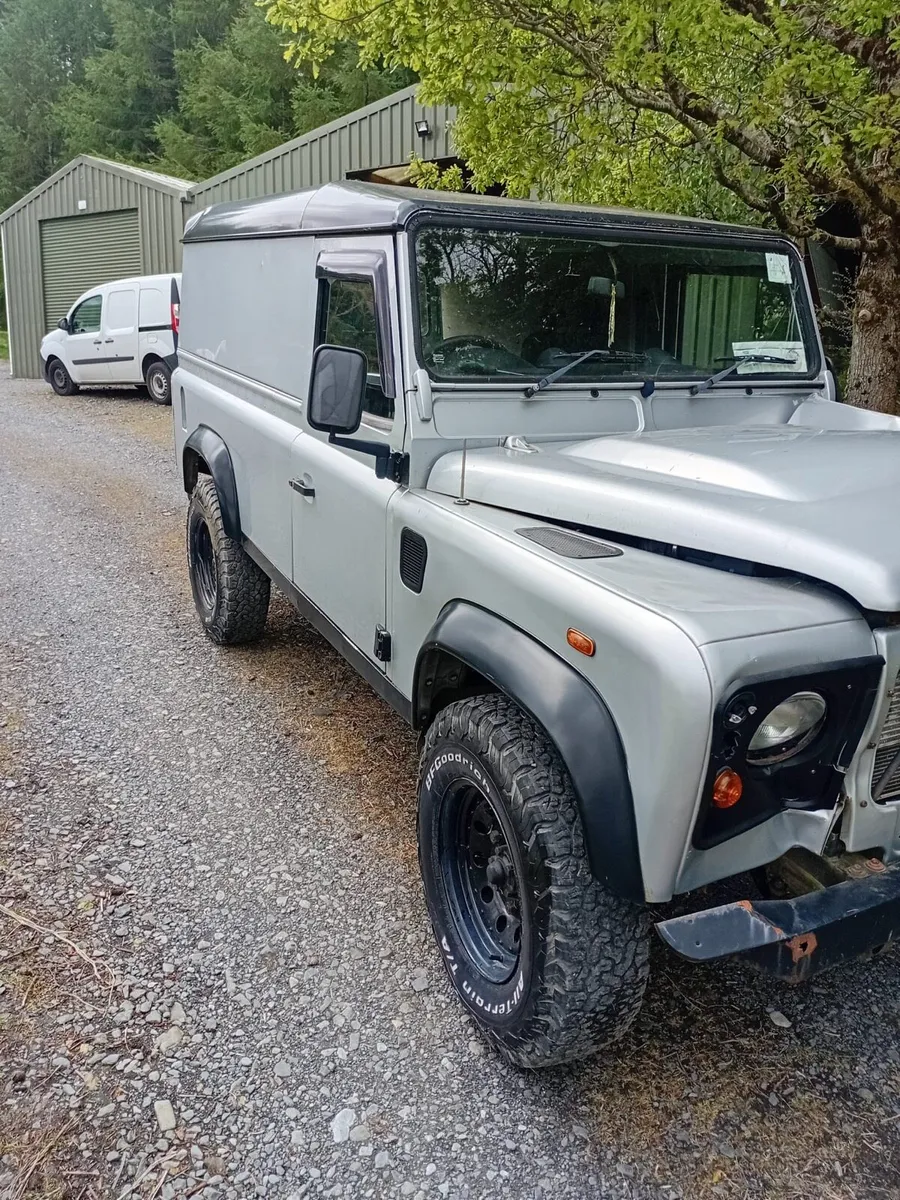 Land Rover defender - Image 1