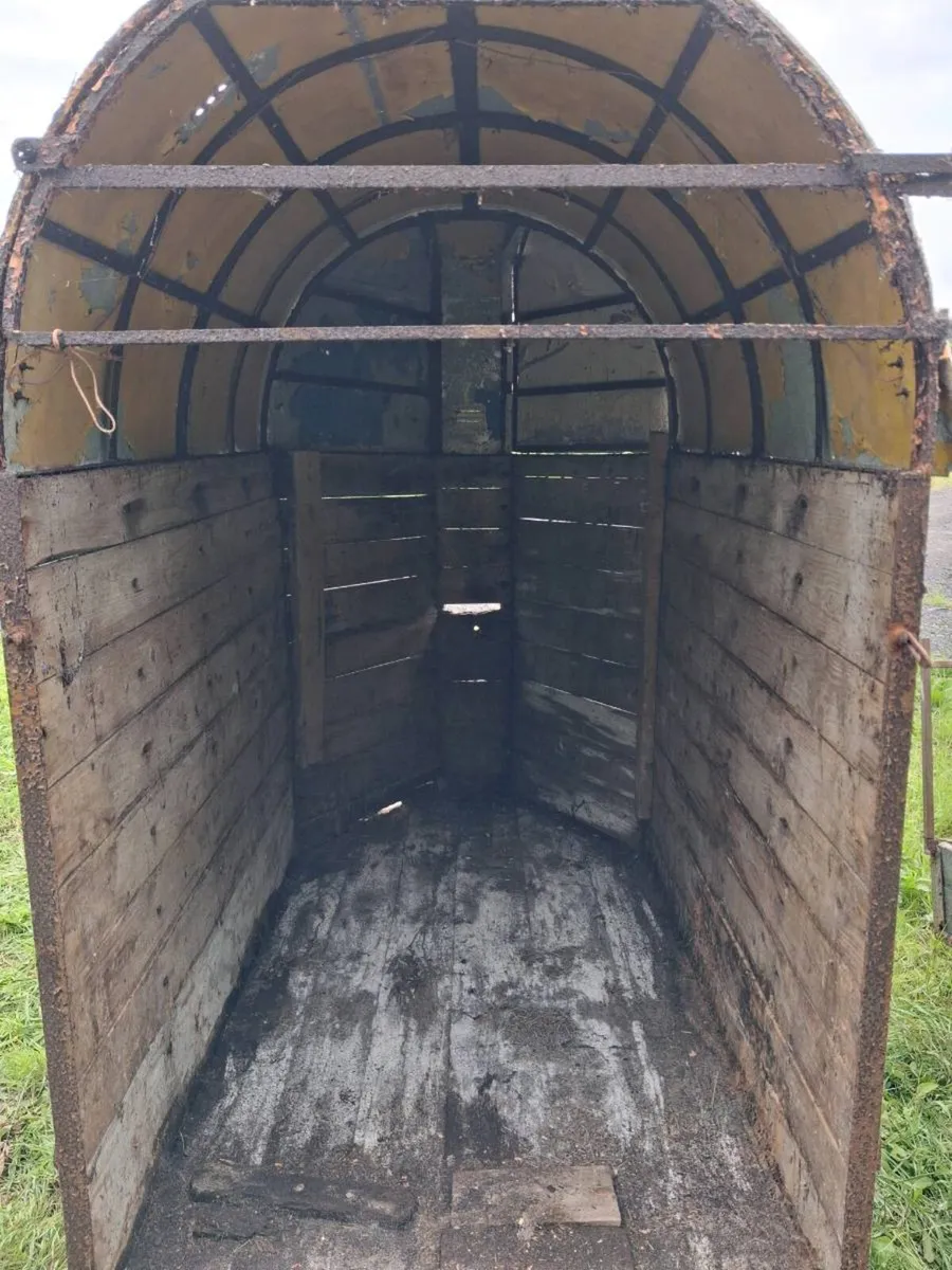 Vintage Horsebox - Image 4