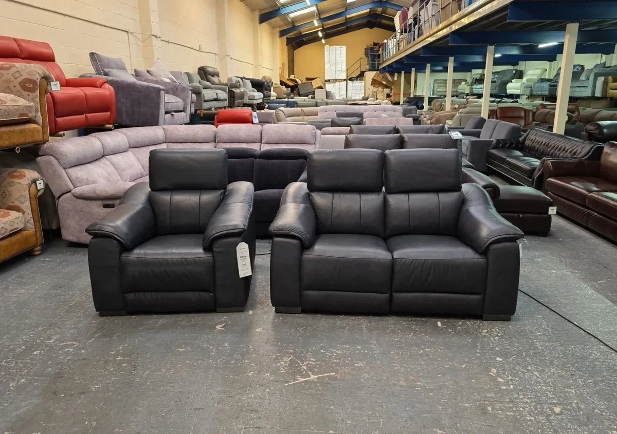 Carrera navy leather electric sofa and chair - Image 3