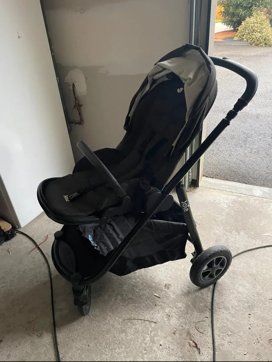 Joie stroller, car seat and base - Image 4