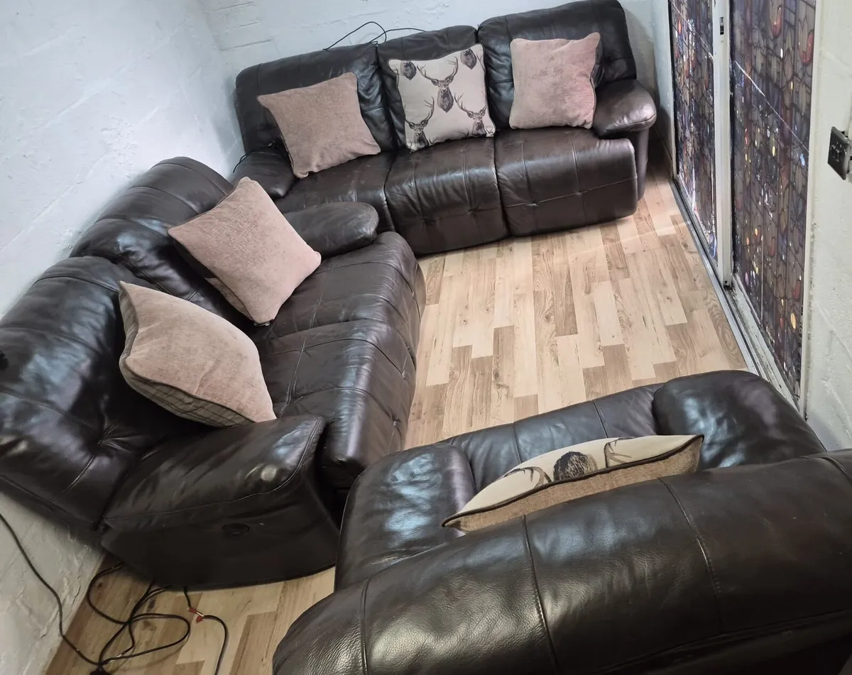 Electric recliners 3.2.1 ,Delivery possible - Image 1