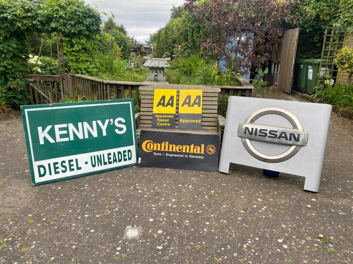 Car signs - Image 1