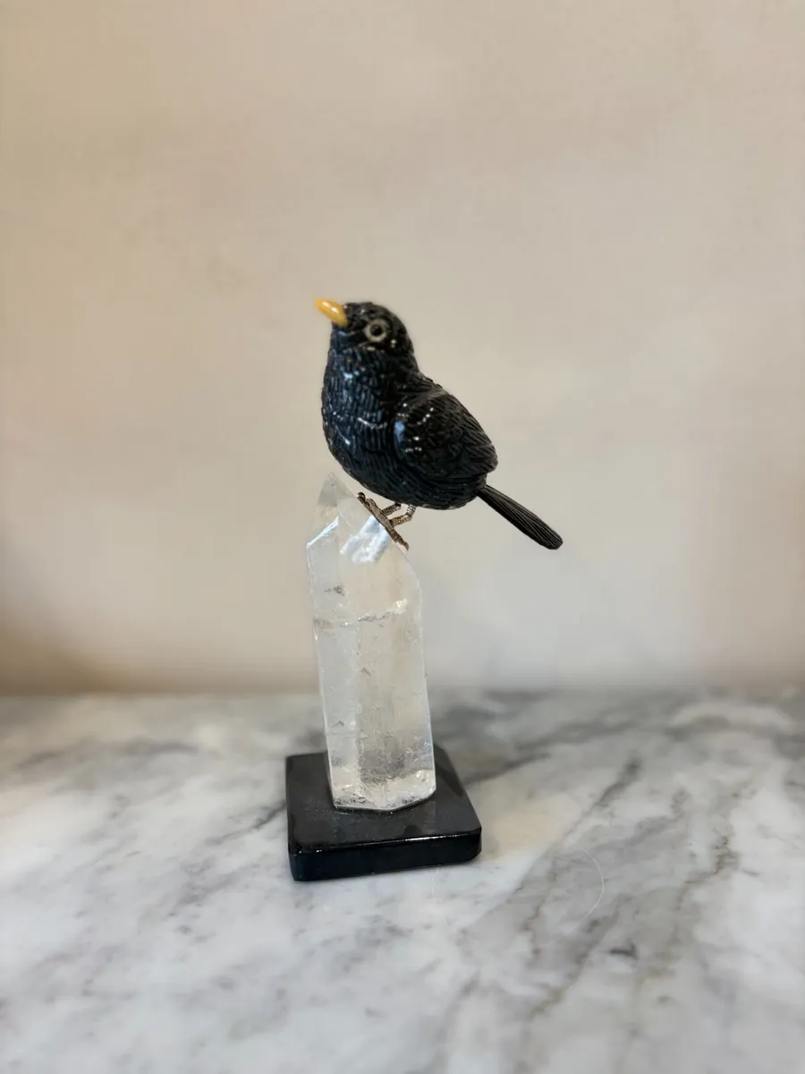 🐦 Hand-Carved Gemstone Blackbird - Image 1