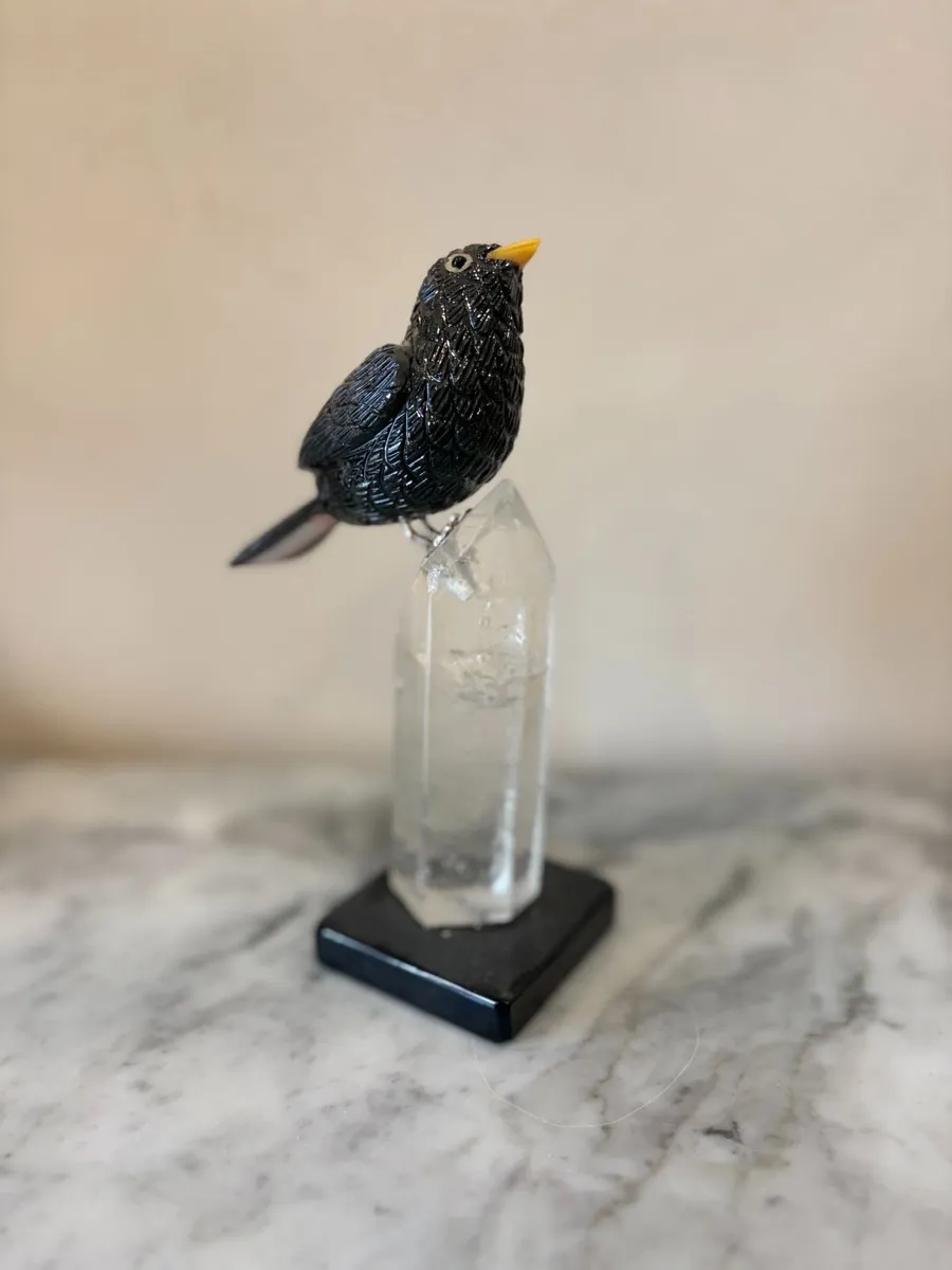 🐦 Hand-Carved Gemstone Blackbird - Image 2