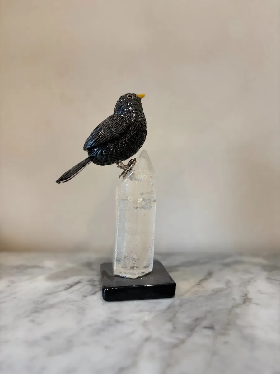 🐦 Hand-Carved Gemstone Blackbird - Image 3