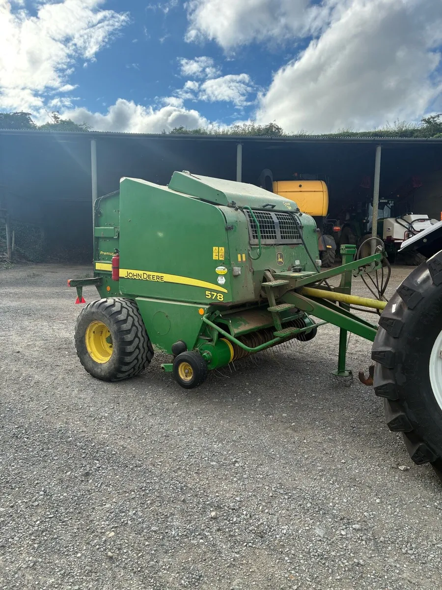 John Deere 578 round baler - Image 1