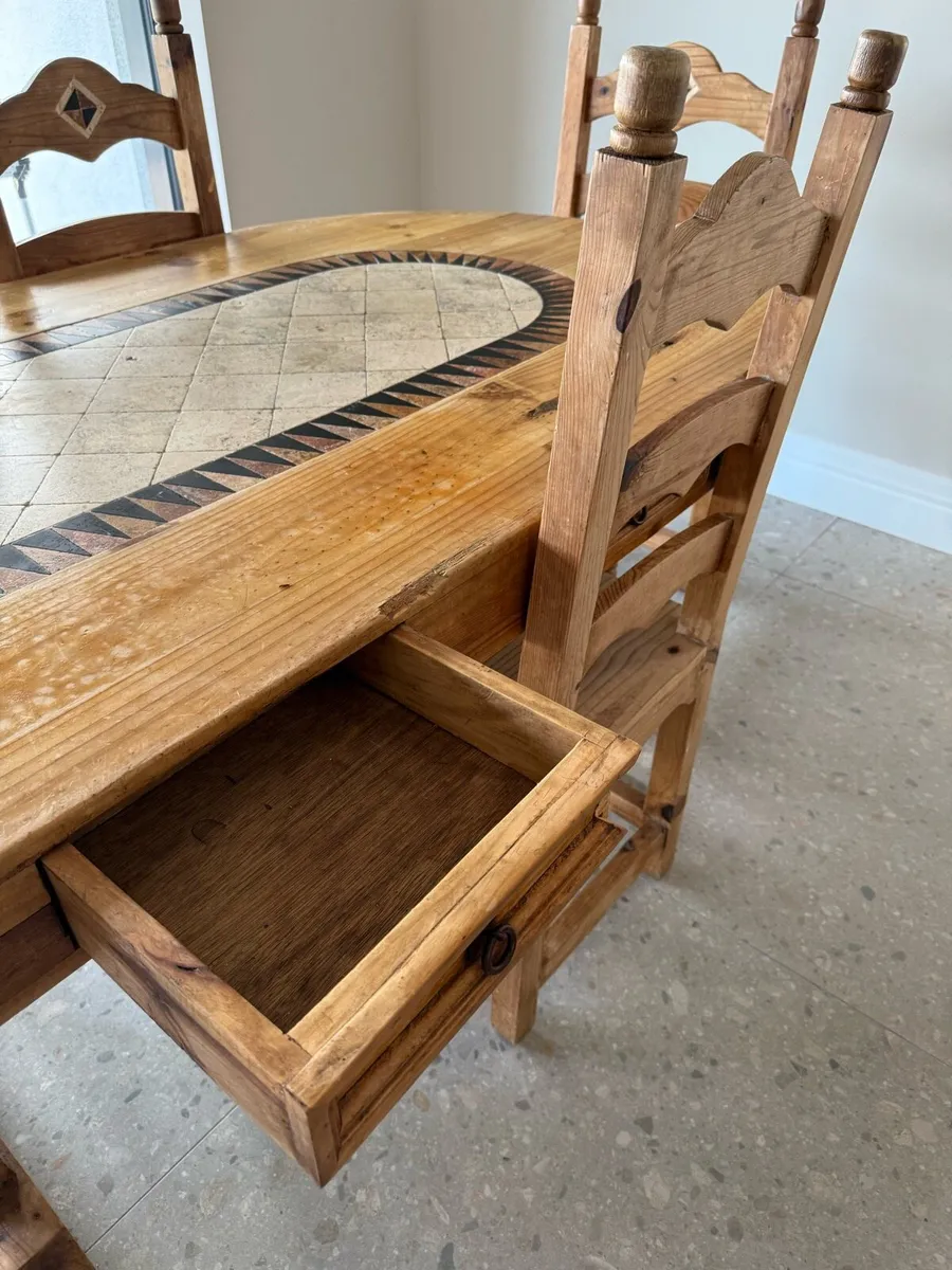 Table set - Image 2