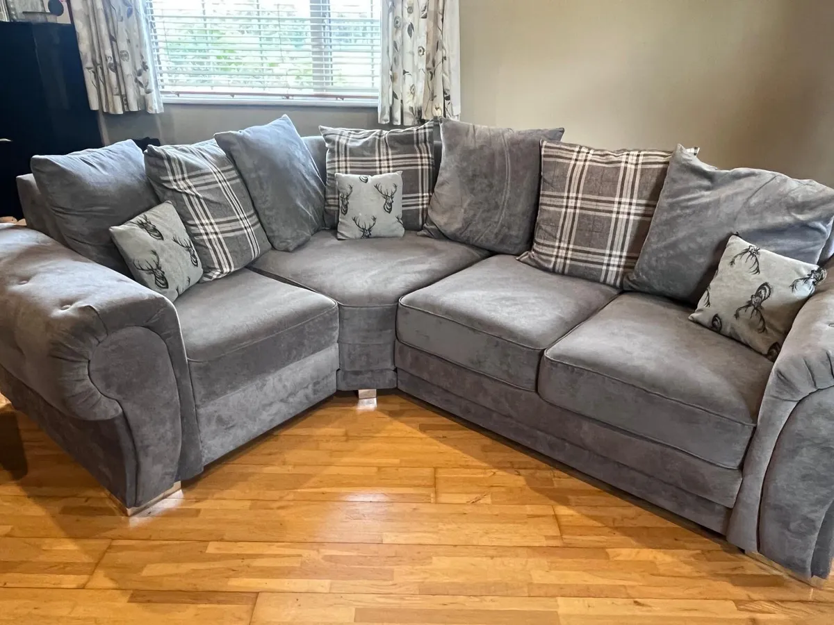 Couch - Image 1