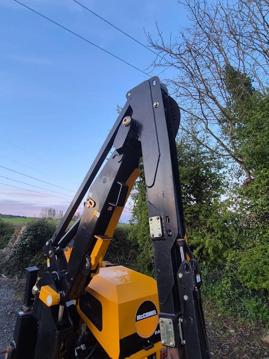 Mcconnel PA6575T Hedgecutter - Image 3