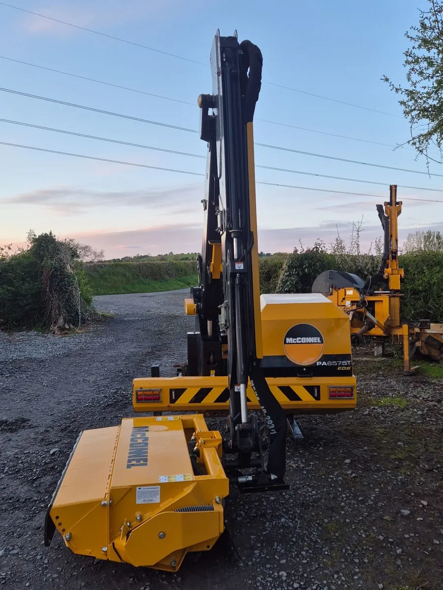 Mcconnel PA6575T Hedgecutter - Image 4