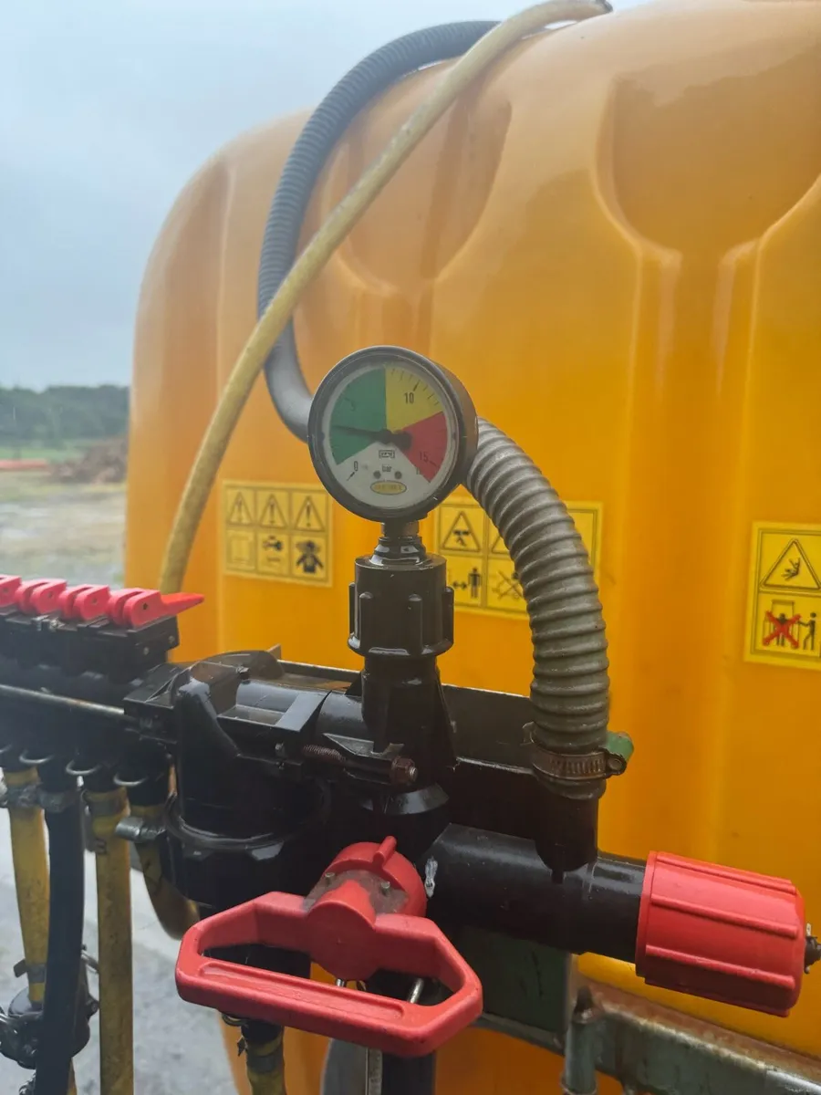 Tractor Boom Sprayer - Image 4