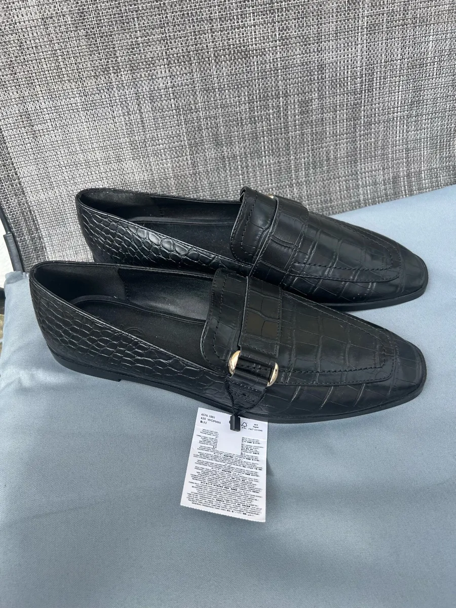 Ladies BNWT shoes size 5 €15 reduced - Image 1