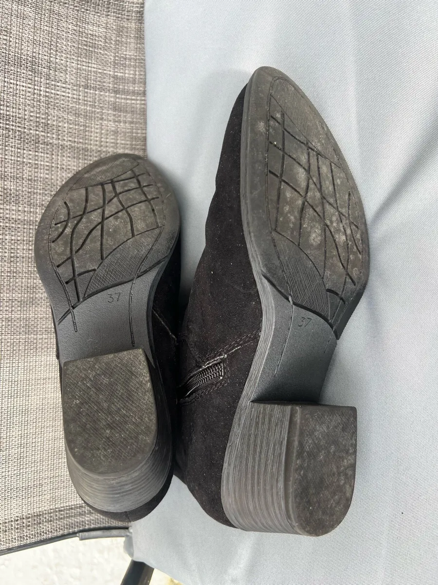 Ladies boots size 4 €15 - Image 3