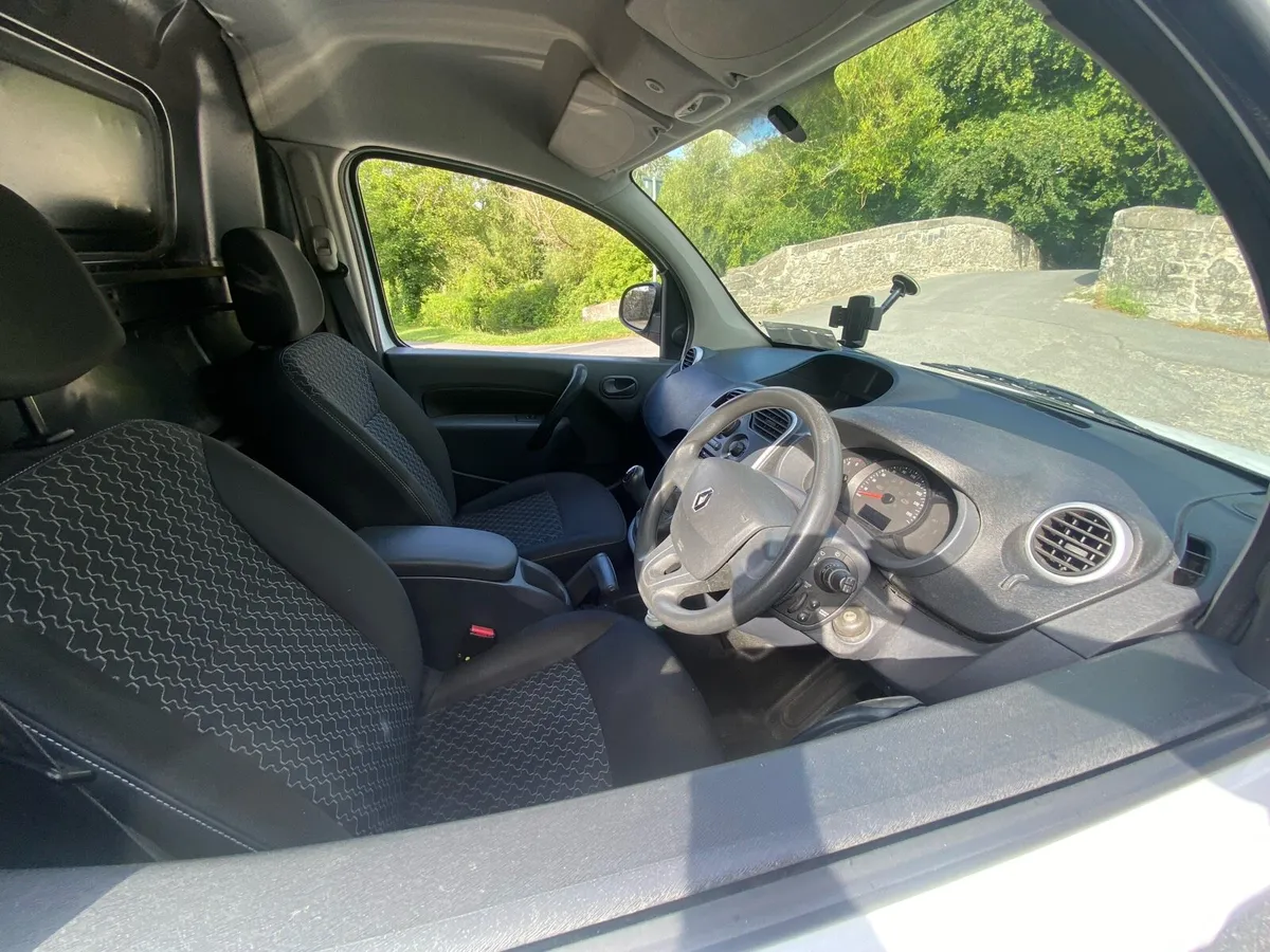 Van - Image 3