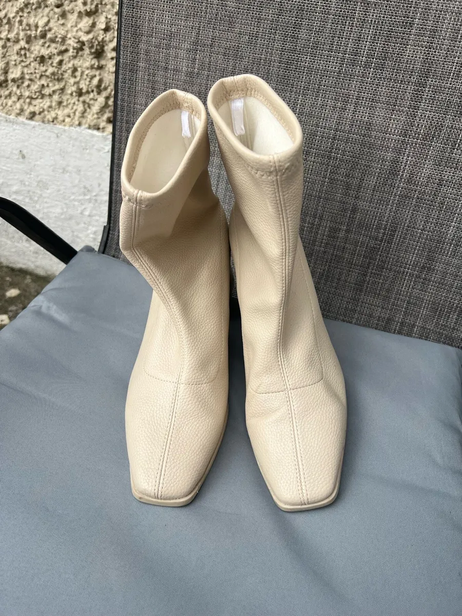 Ladies stunning boots size 6 €5 - Image 1