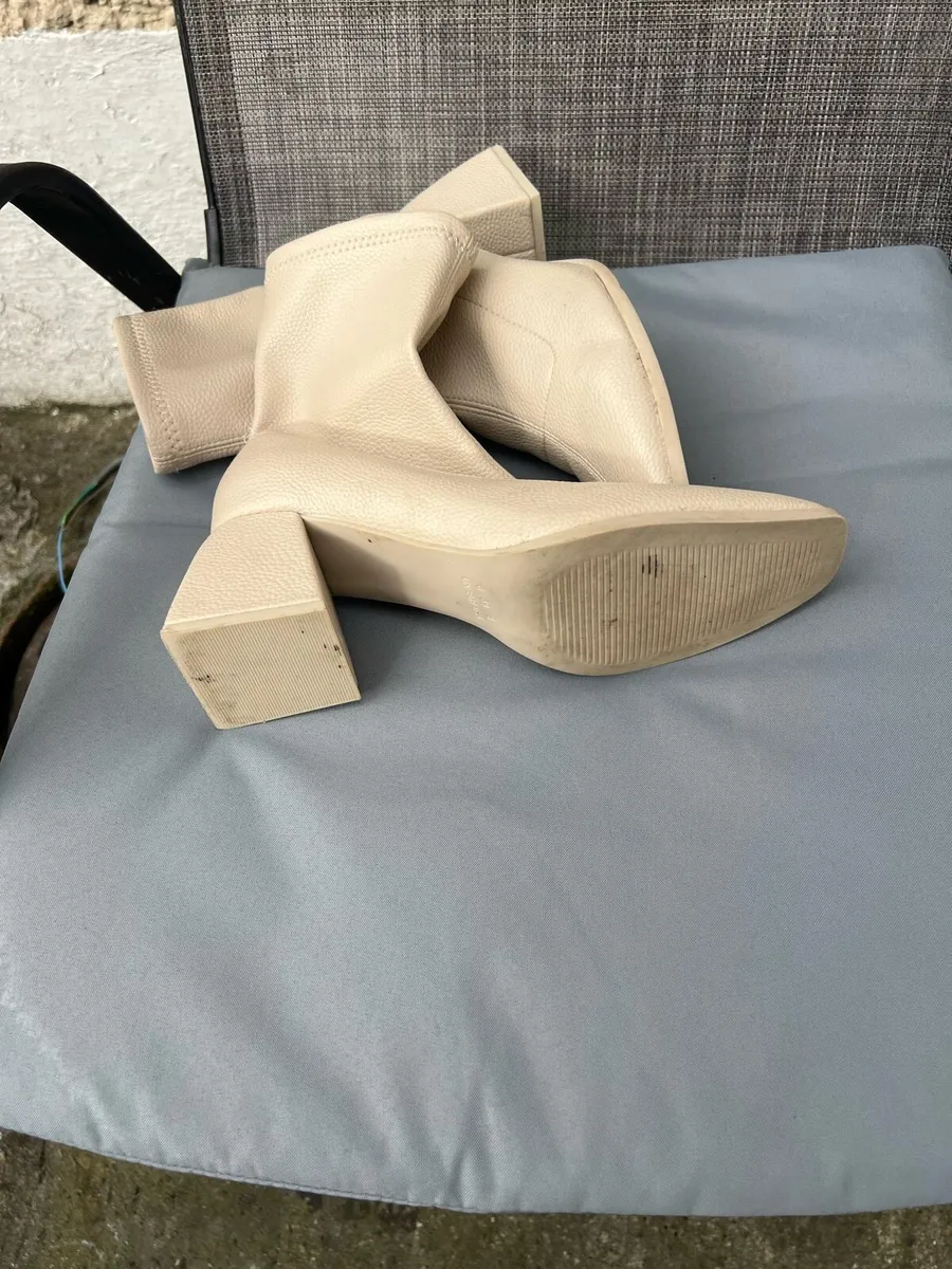 Ladies stunning boots size 6 €5 - Image 2