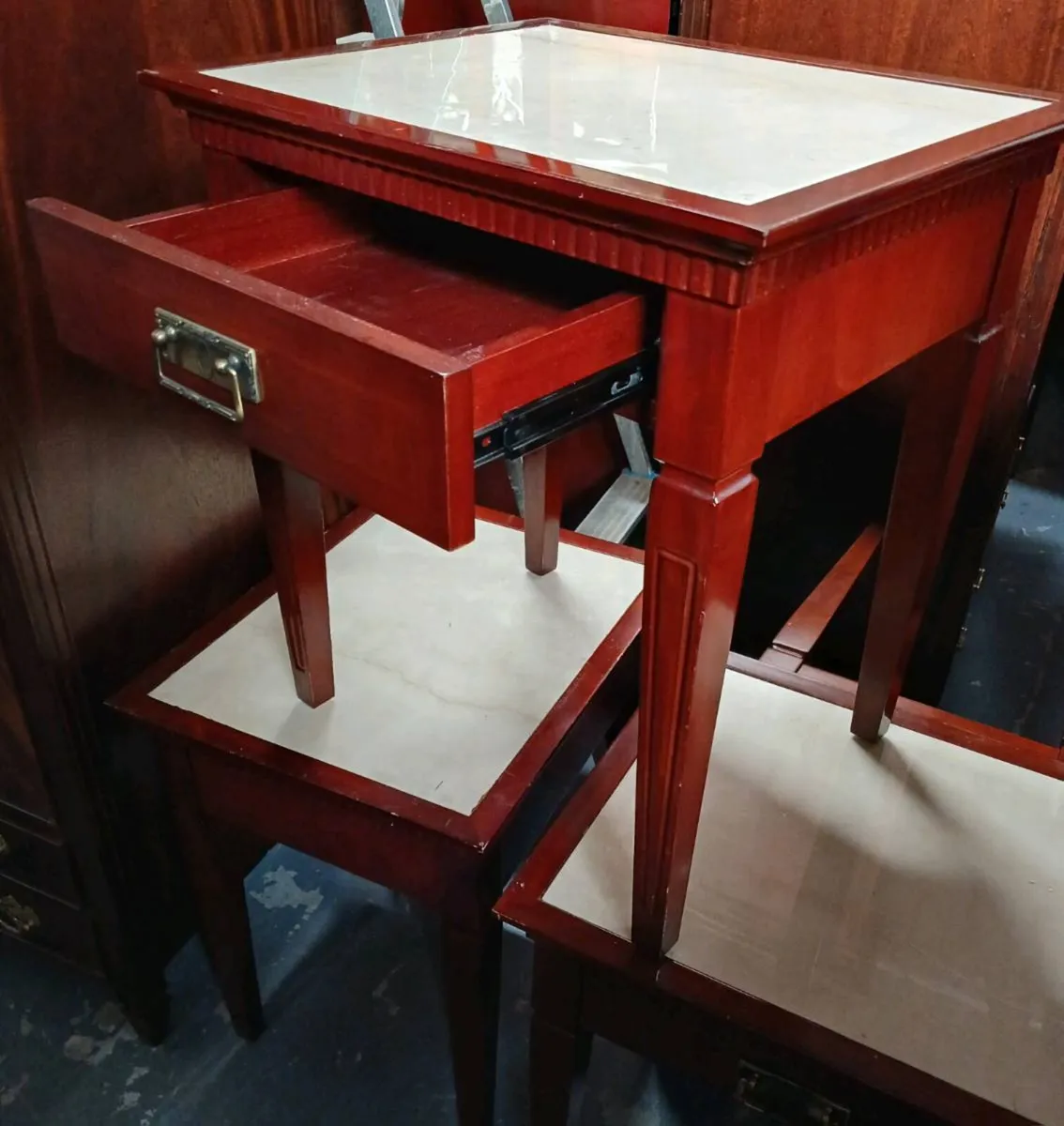 Dressing tables , hallway table, wardrobes, locker - Image 4