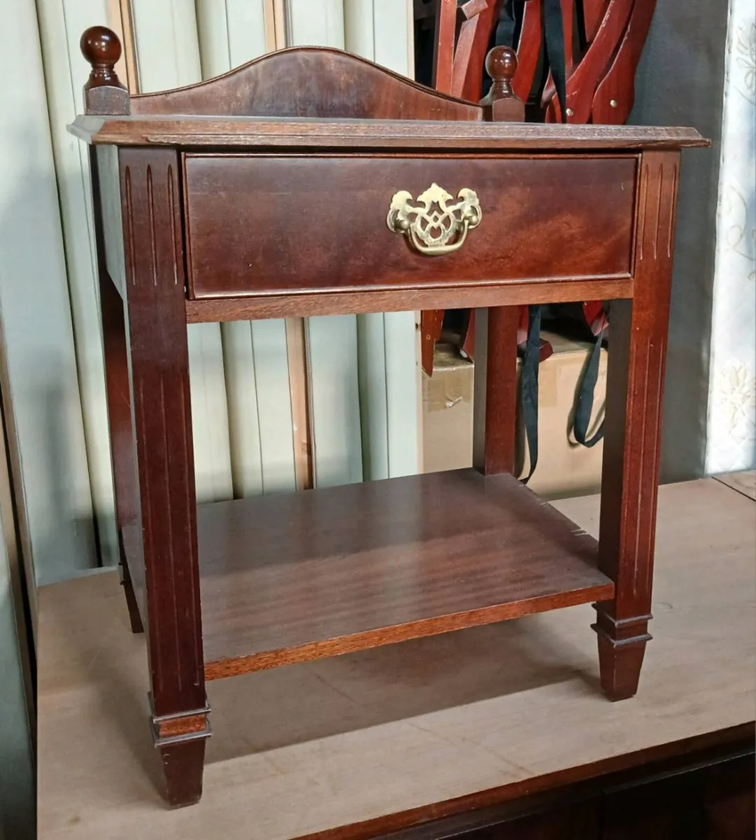 Dressing tables , hallway table, wardrobes, locker - Image 3