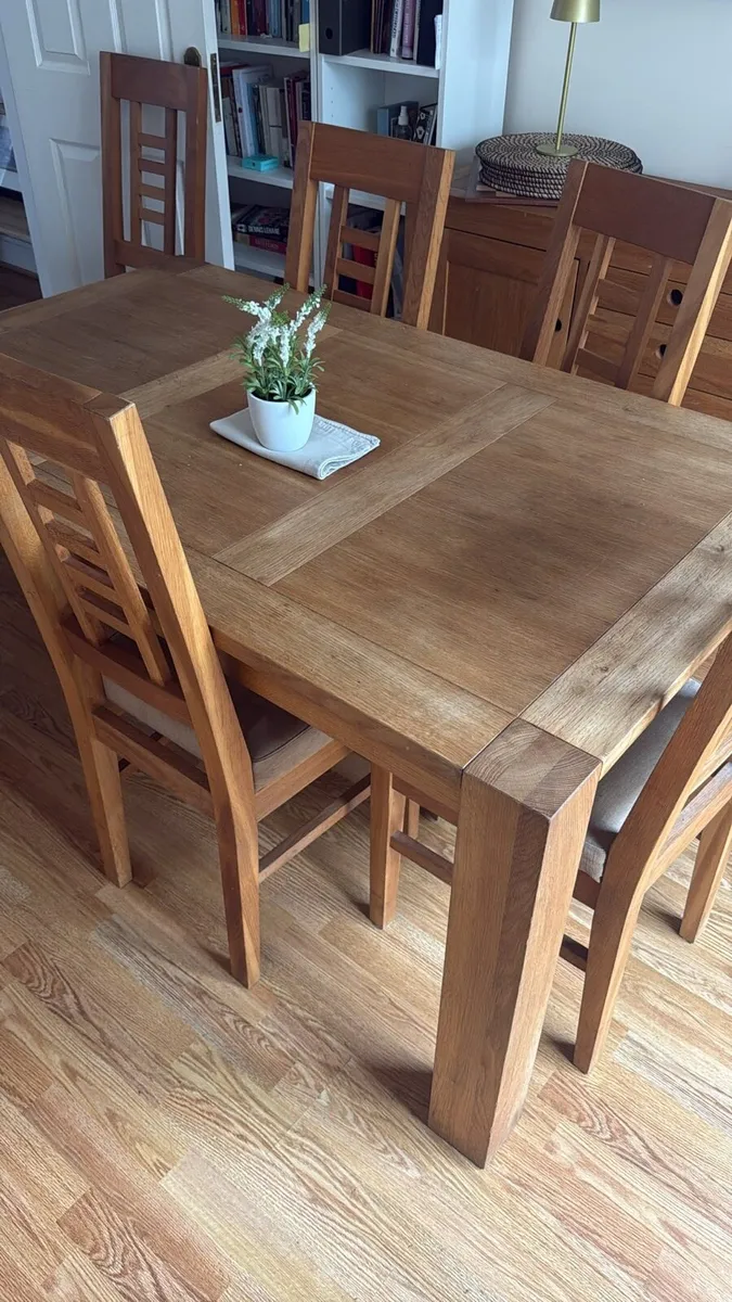 Oak Dining room Table and sideboard - Image 2
