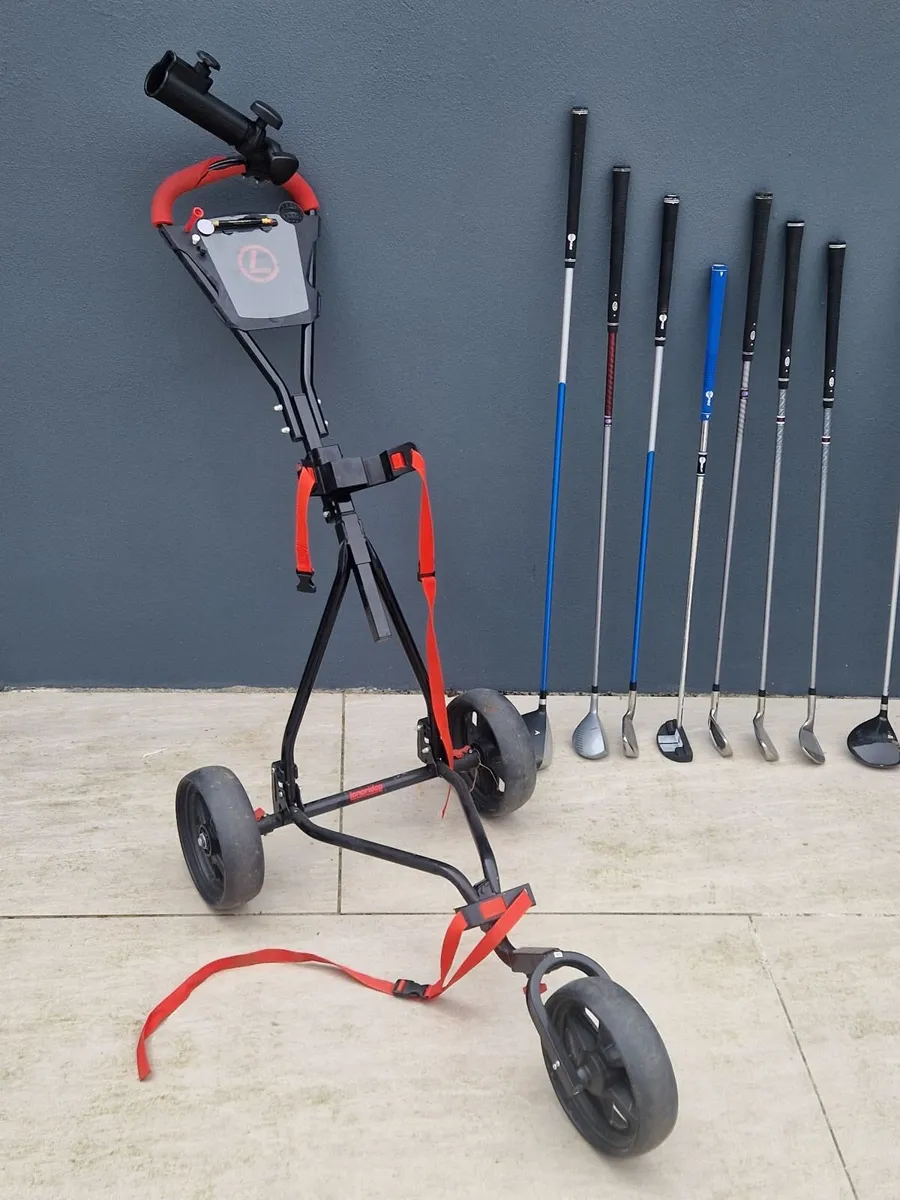 Junior Golf club set with extra clubs &accessories - Image 2