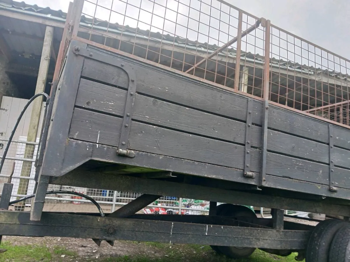 Large farm/feed Trailer - Image 3