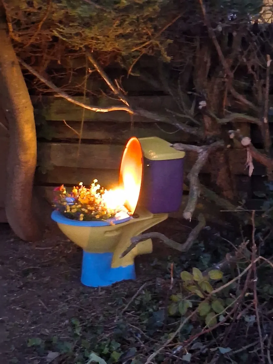 Garden furniture - Image 1