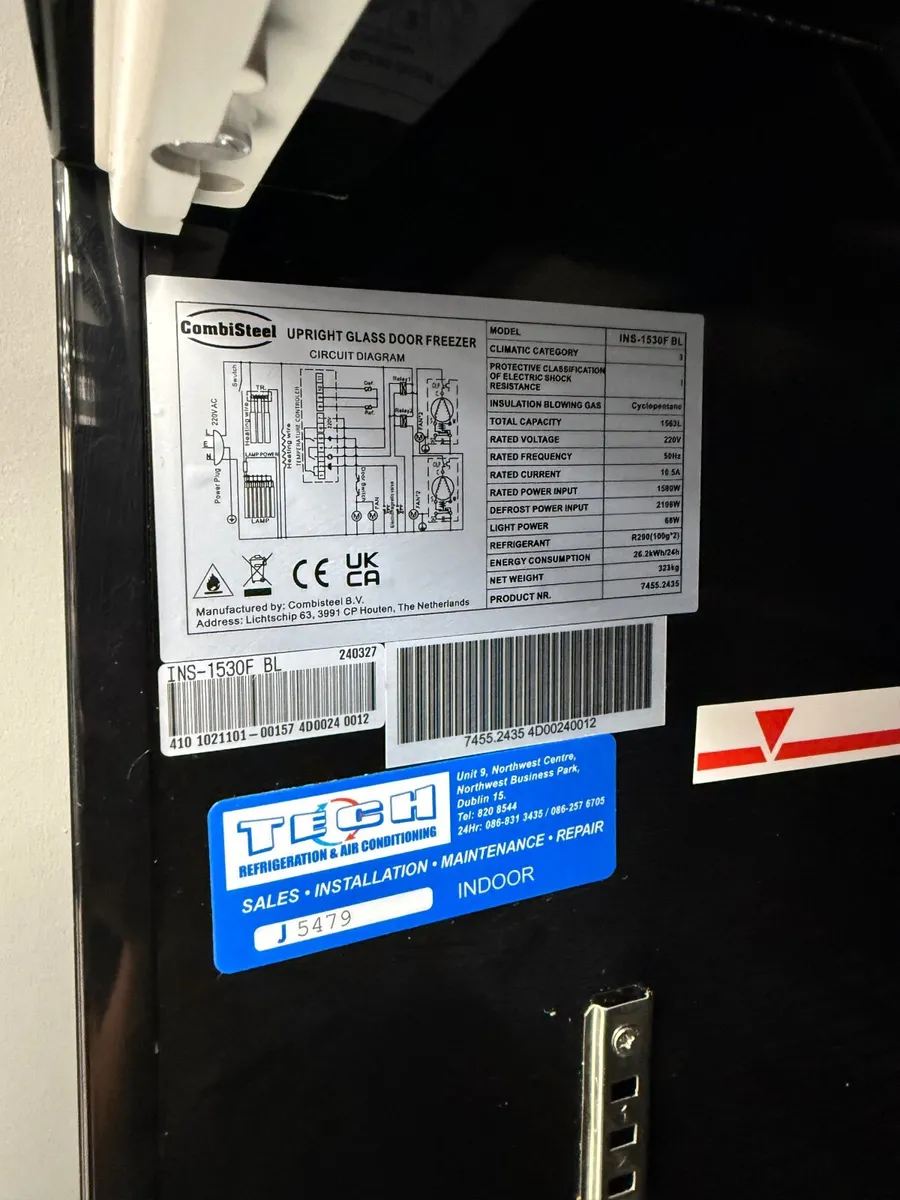 CombiSteel FREEZER 3 GLASS DOORS BLACK INS-1530F B - Image 3