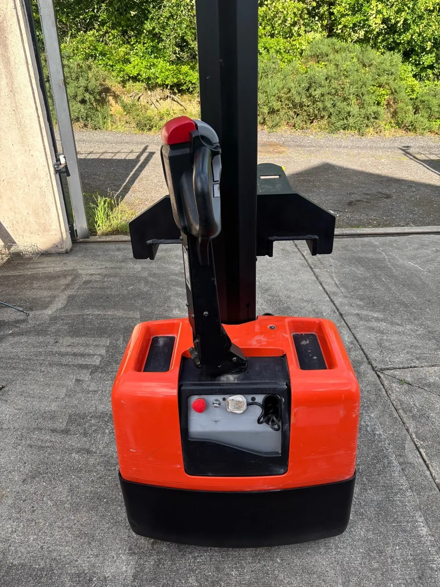 Battery stacker - Image 2