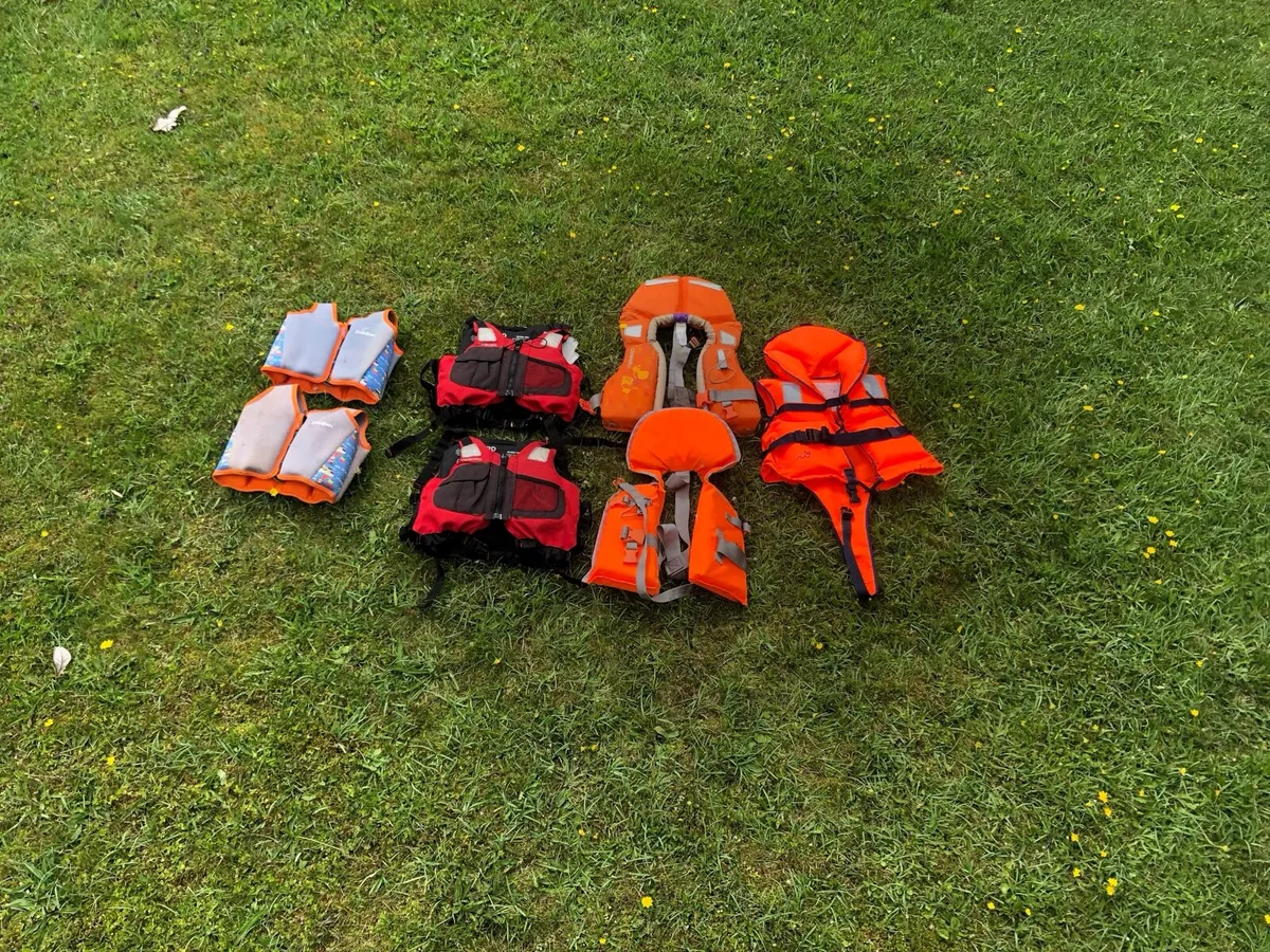 Life jackets - Image 1