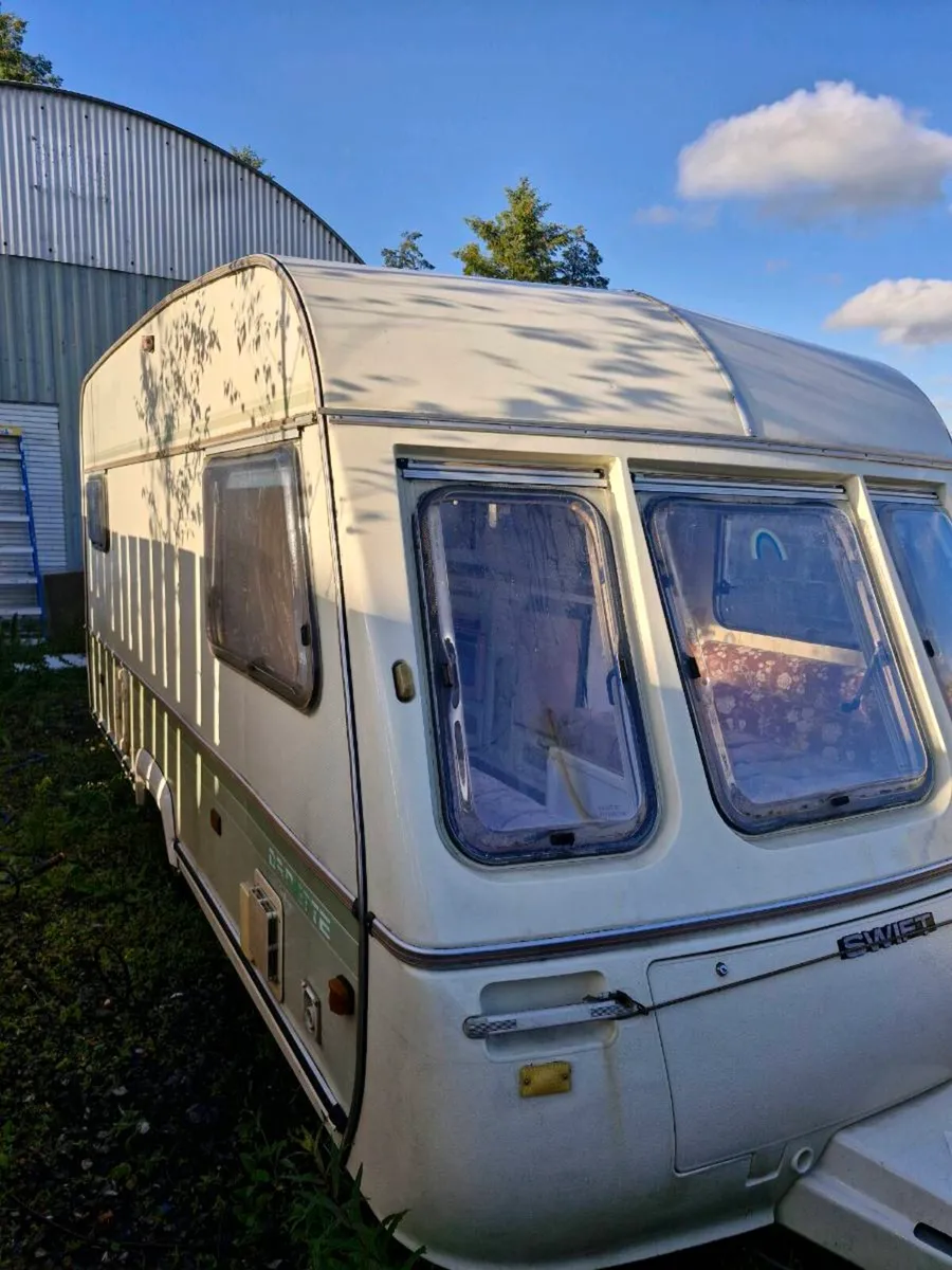 Swift caravan - Image 1
