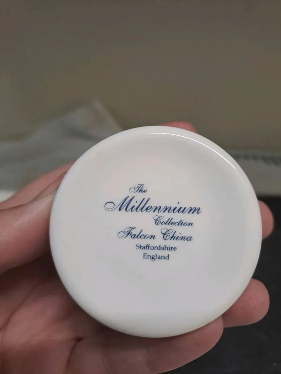 Falcon China Millennium 2000 Porcelain Trinket Box - Image 4