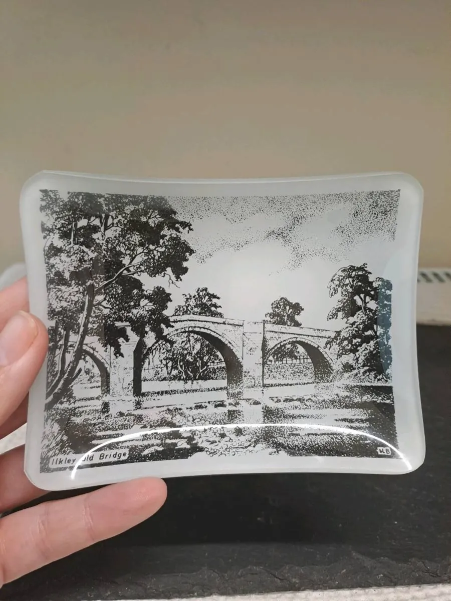 Vintage Ilkley Old Bridge Glass Trinket Dish - Image 1