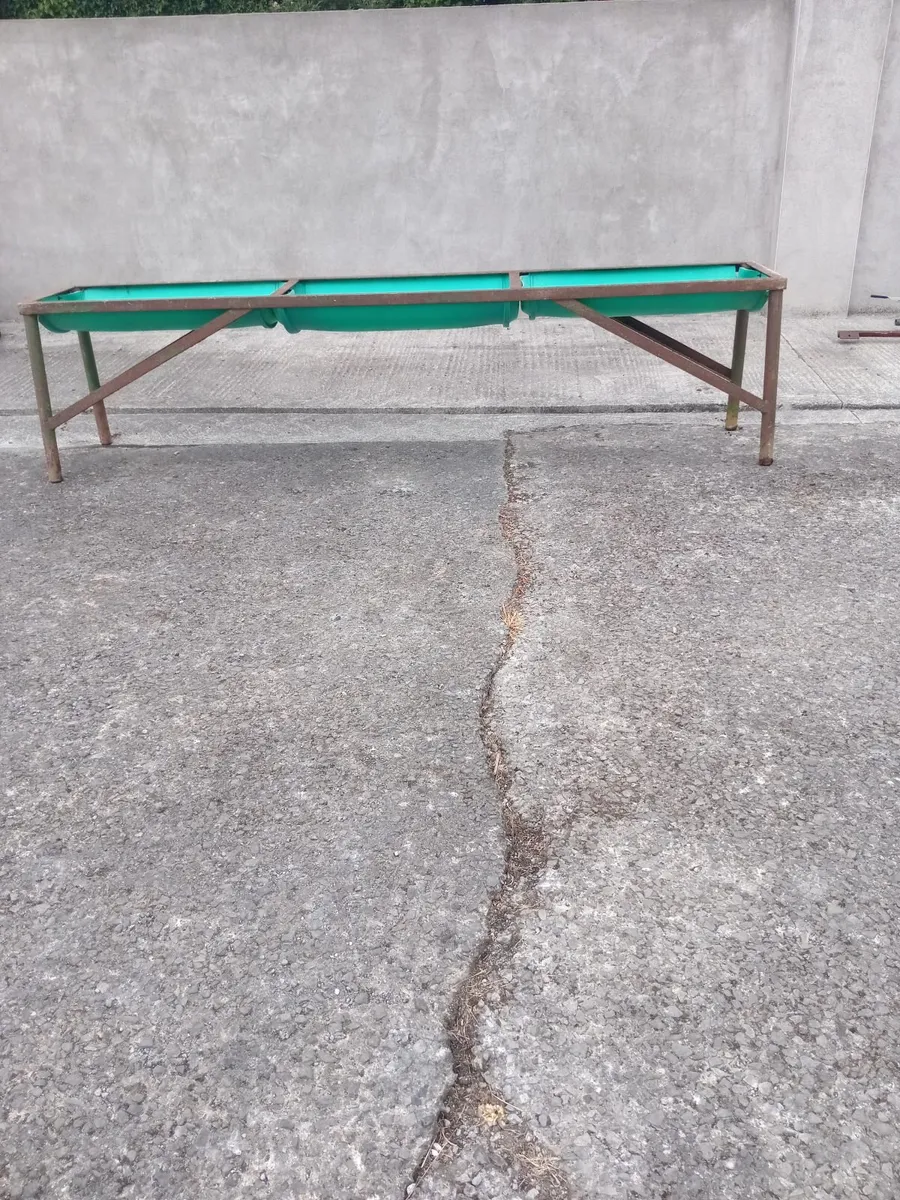 Cattle feeder - Image 2