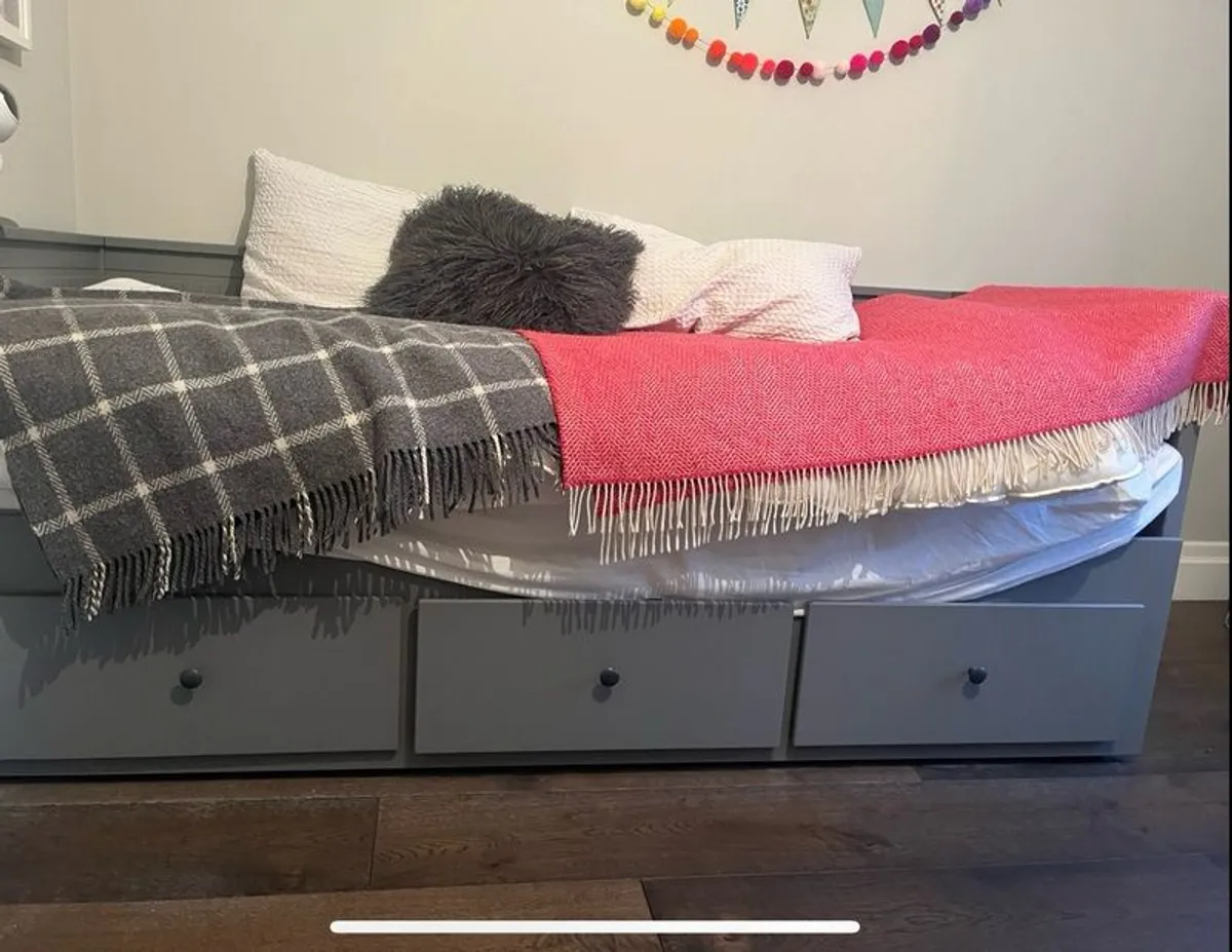 Day Bed Ikea Hemnes - Image 1