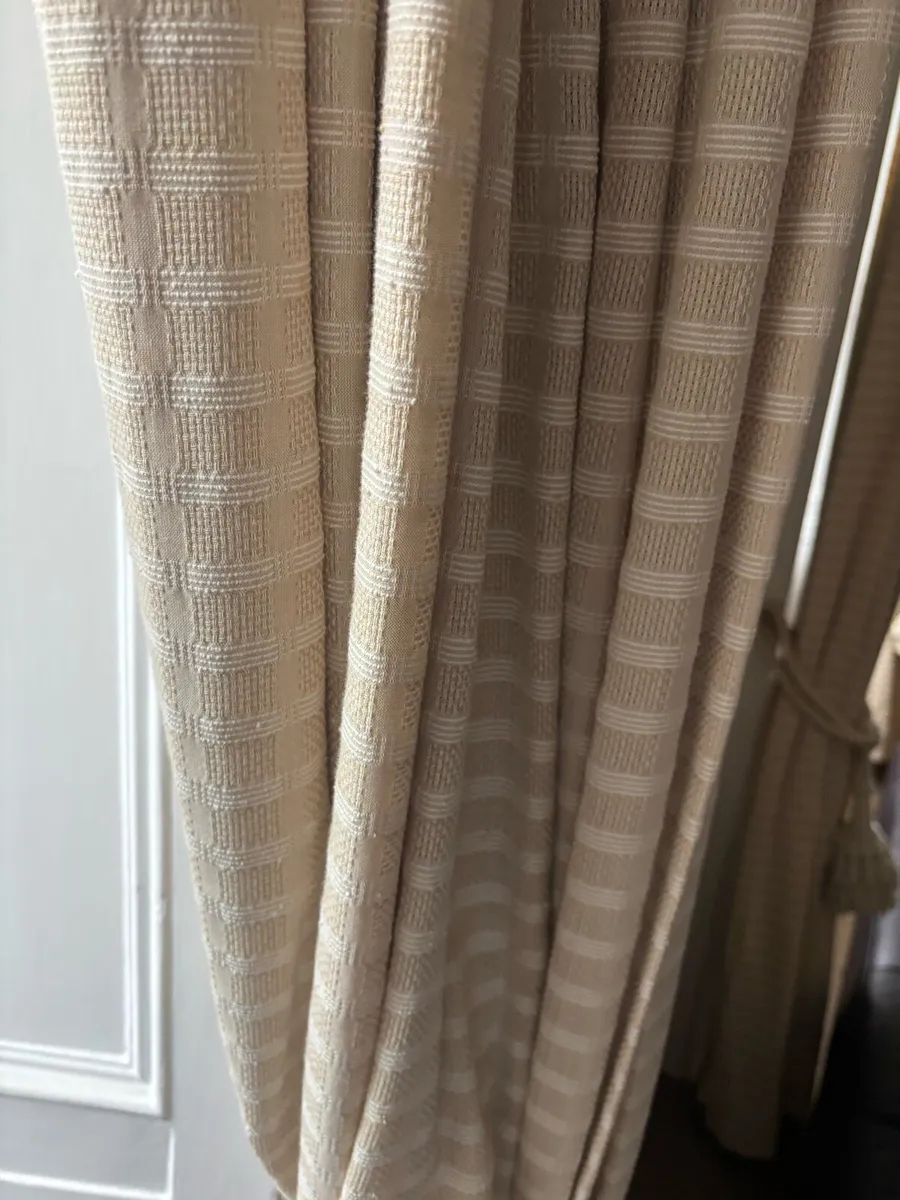 Bespoke hand made Goblet pleat Curtains - Image 3