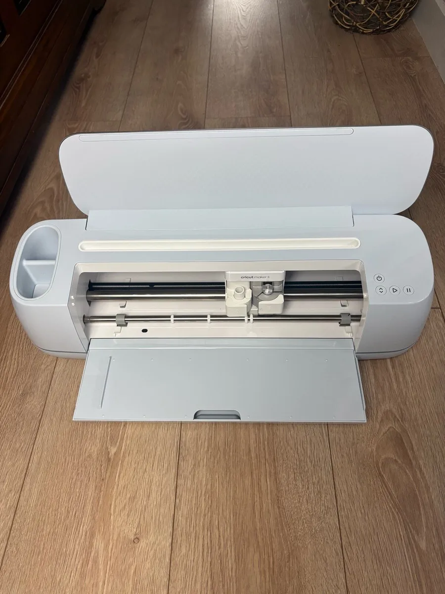 Cricut Maker 3 - Ultimate Starter Bundle - Image 2