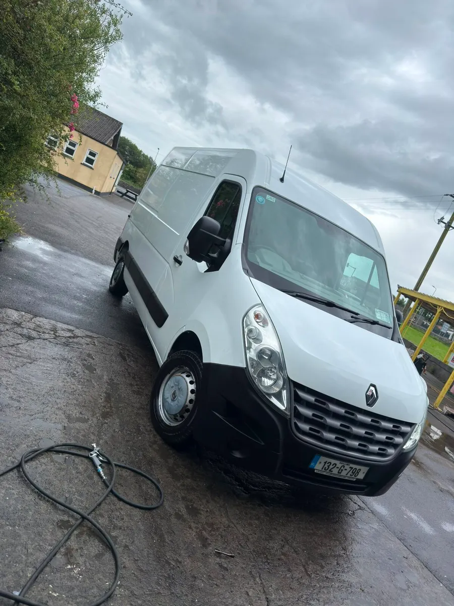 2013 RENAULT MASTER ONLY 33,000 KILOMETRES - Image 2