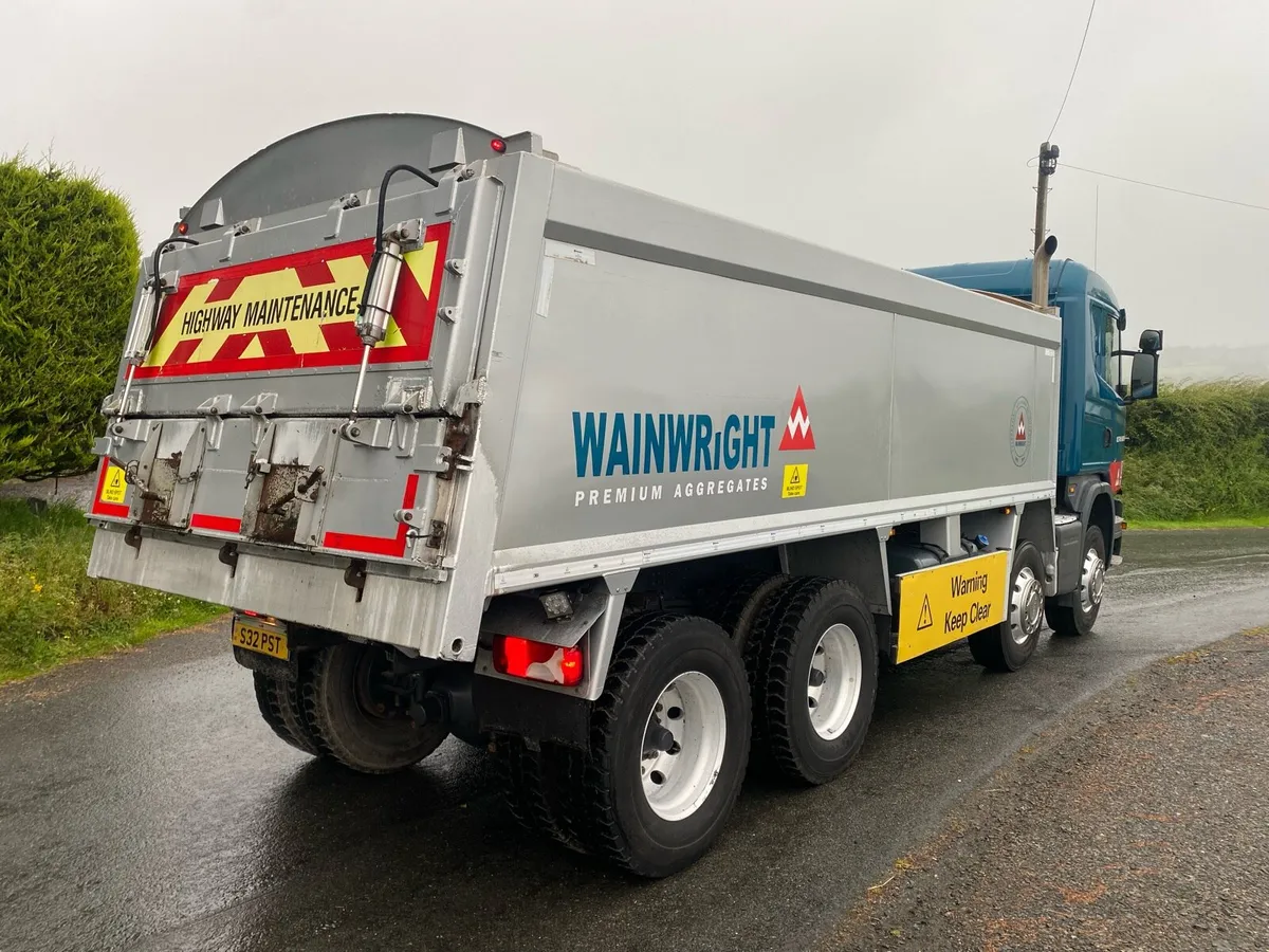 Scania G410 8x4 tipper - Image 4