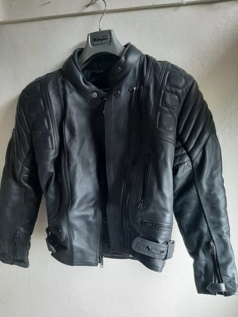 Motorbike suit & Boots - Image 2