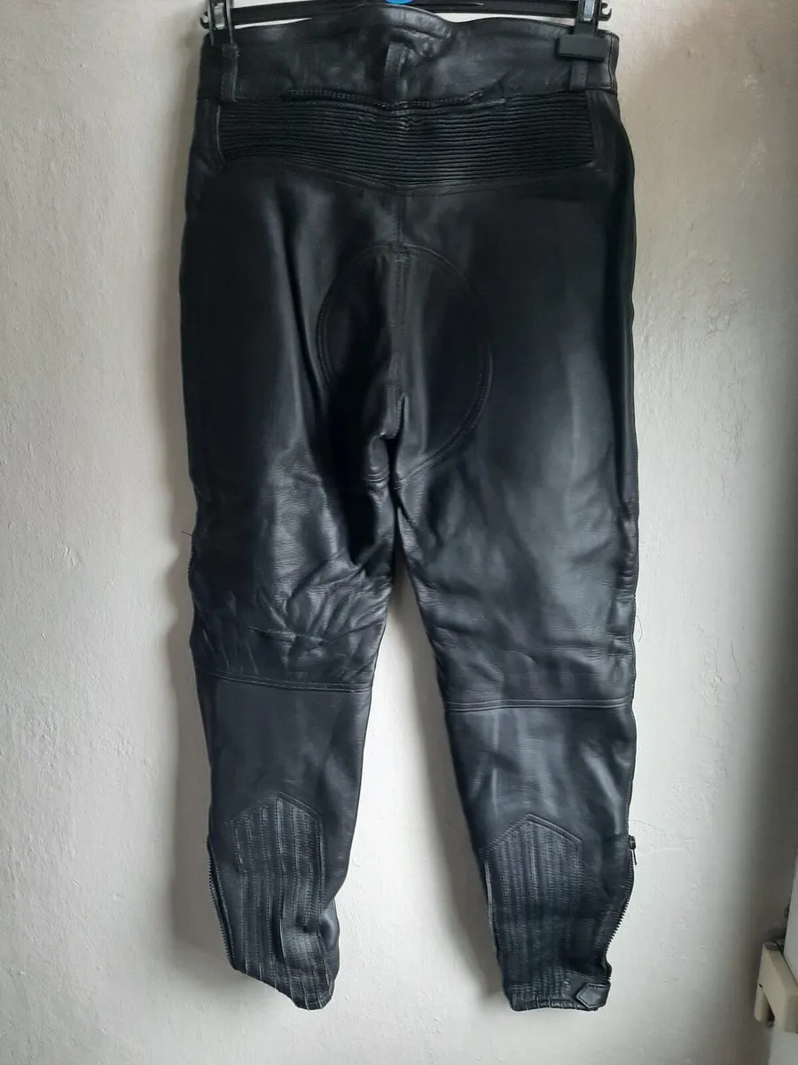 Motorbike suit & Boots - Image 4