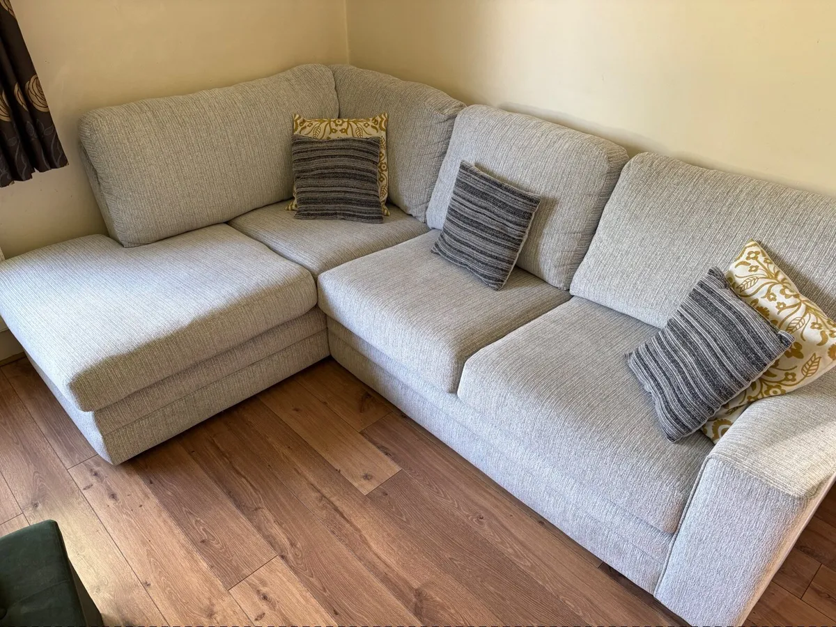 Corner sofa - Image 1