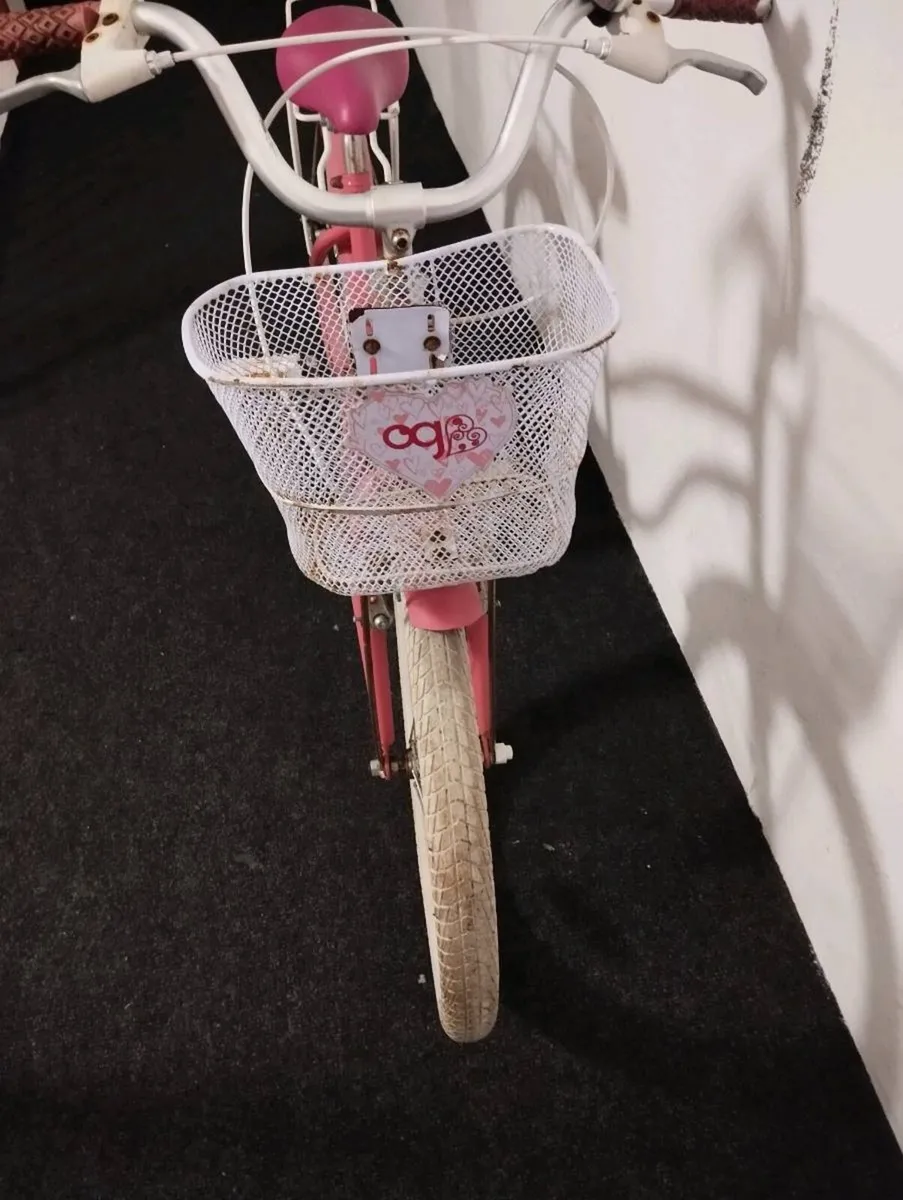 Girls 20inch bike - Image 3