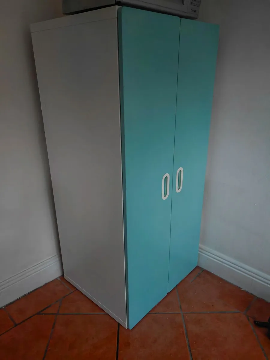 Small closet - Image 1