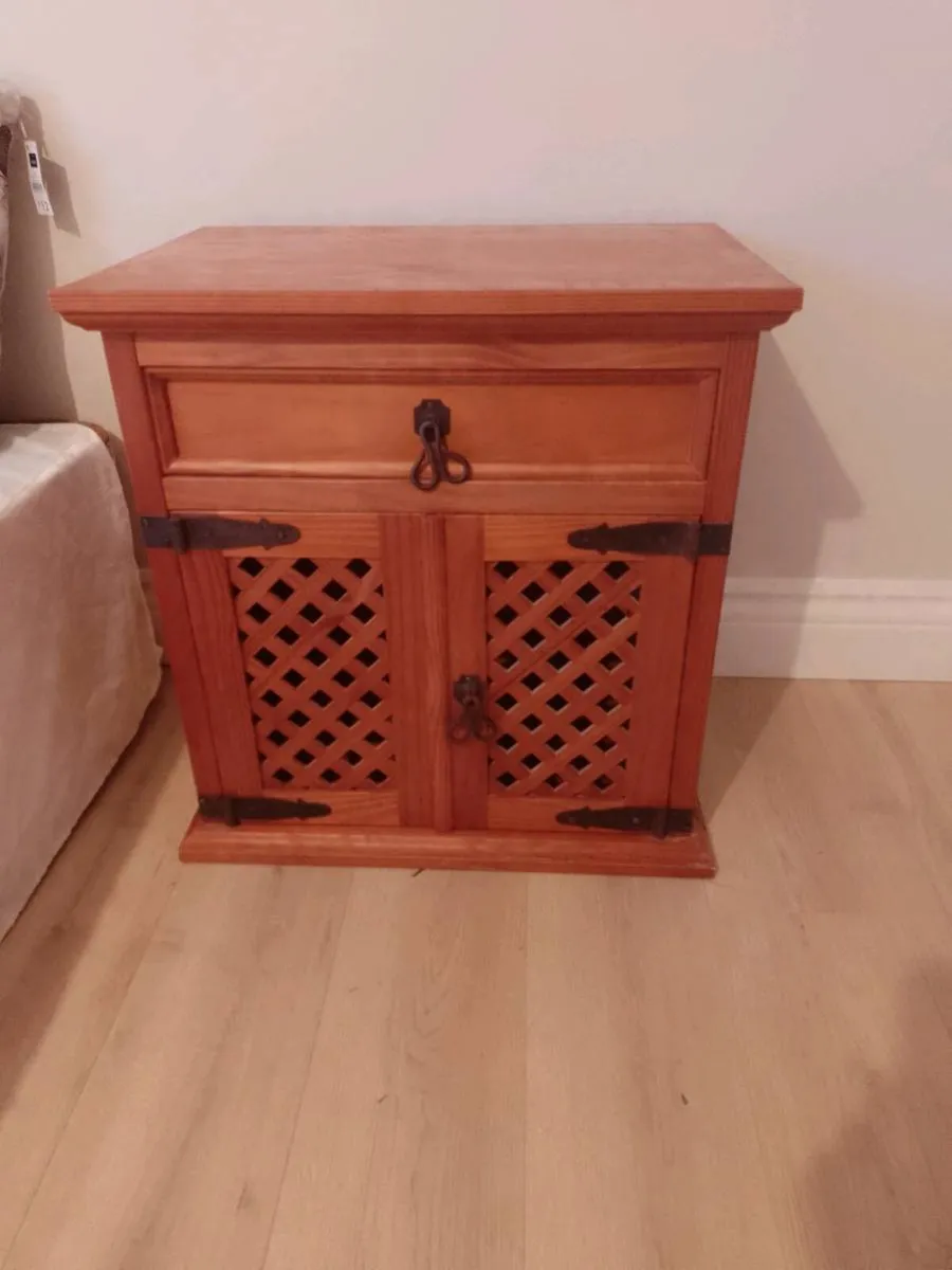 2 bedside/storage cabinets - Image 1