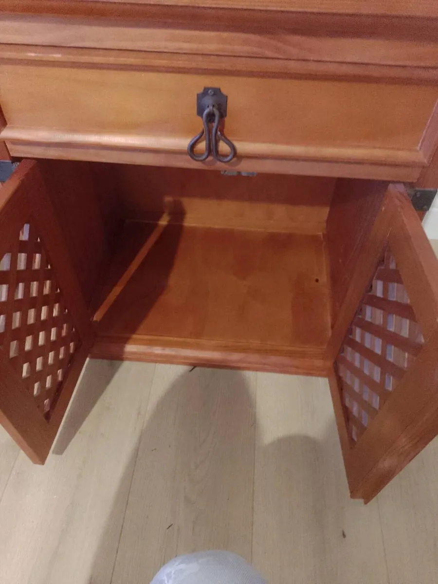 2 bedside/storage cabinets - Image 2