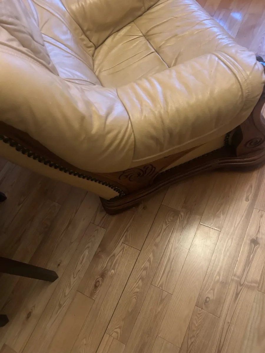 Suite of furniture - Image 2