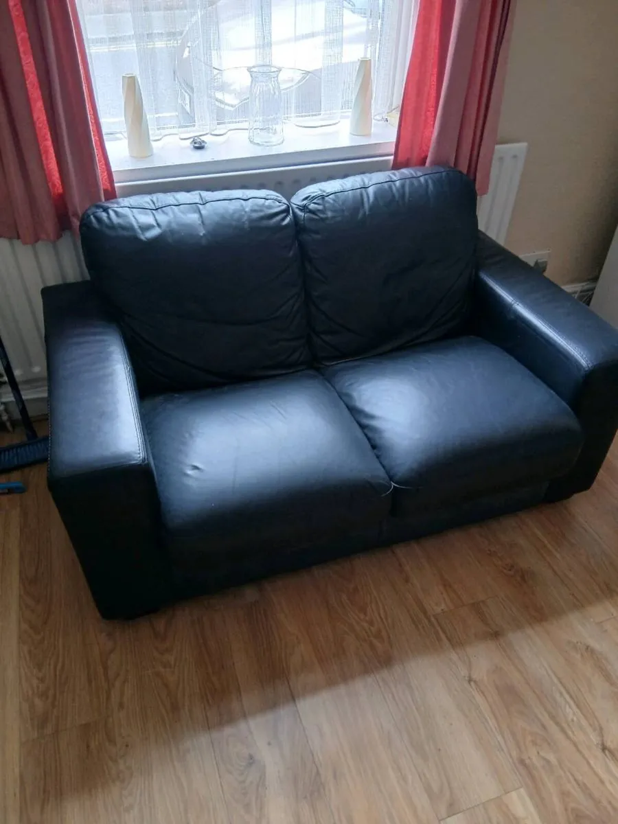 Contents of house - Image 1