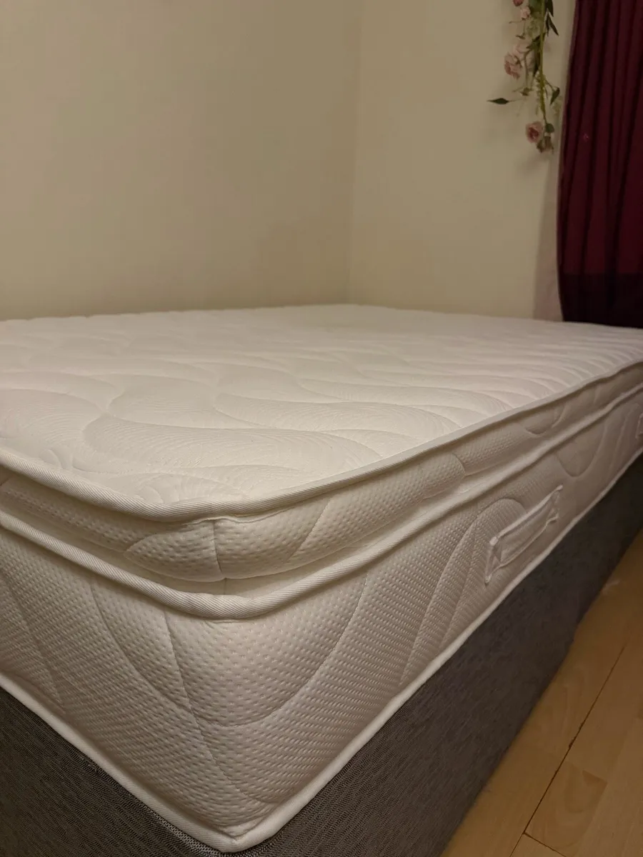 Small double mattress new - Image 4
